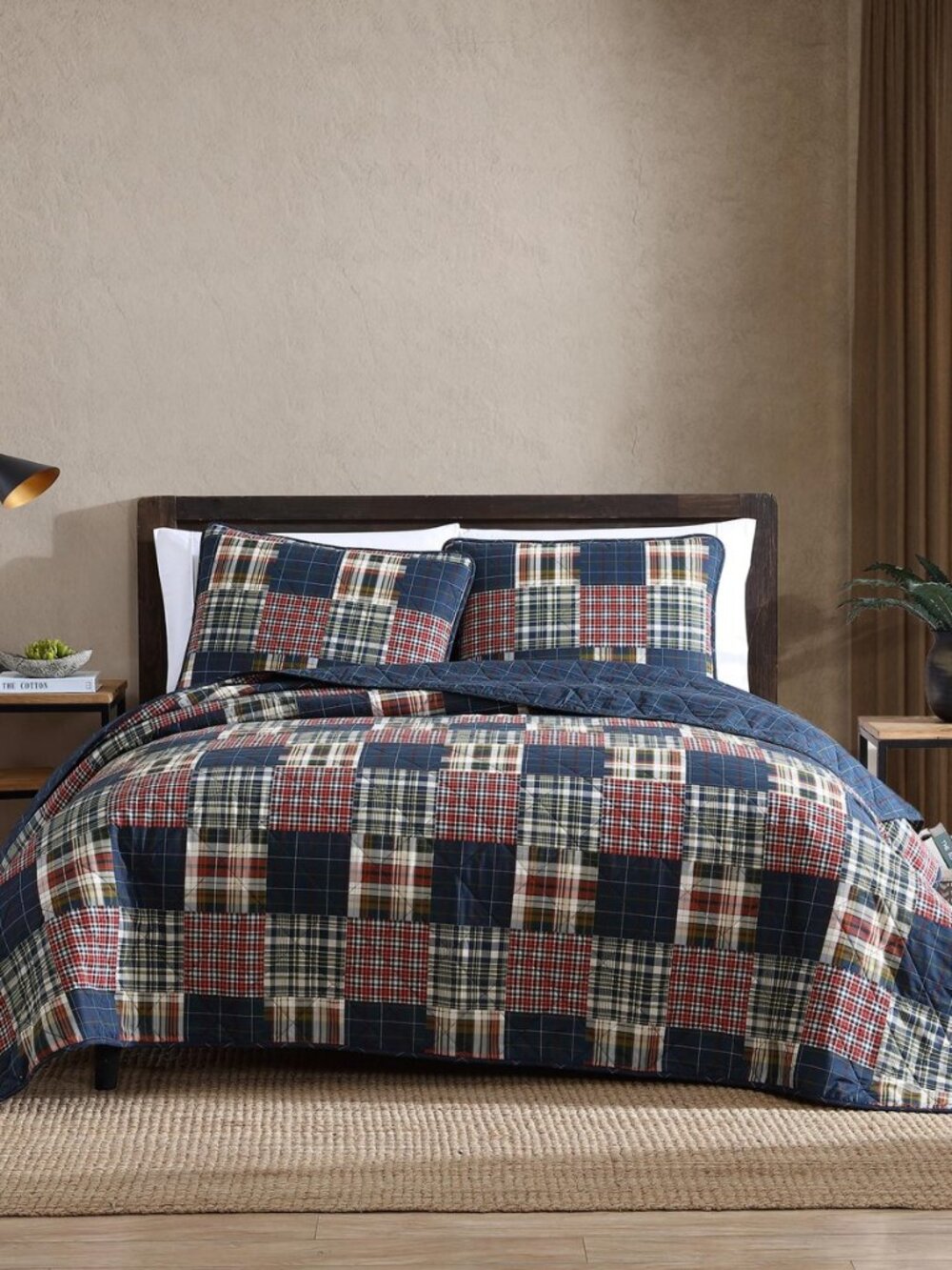 Queen Size Quilt Set with Shams, Lightweight Bedding